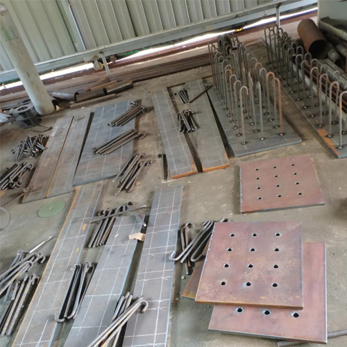 有哪些其他因素会影响黄冈预埋件位置的确定？